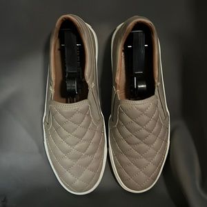 Steve Madden Ecentrcq slip on sneaker woman’s 7.5